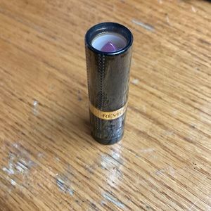 Revlon 660 Berry Haute lipstick